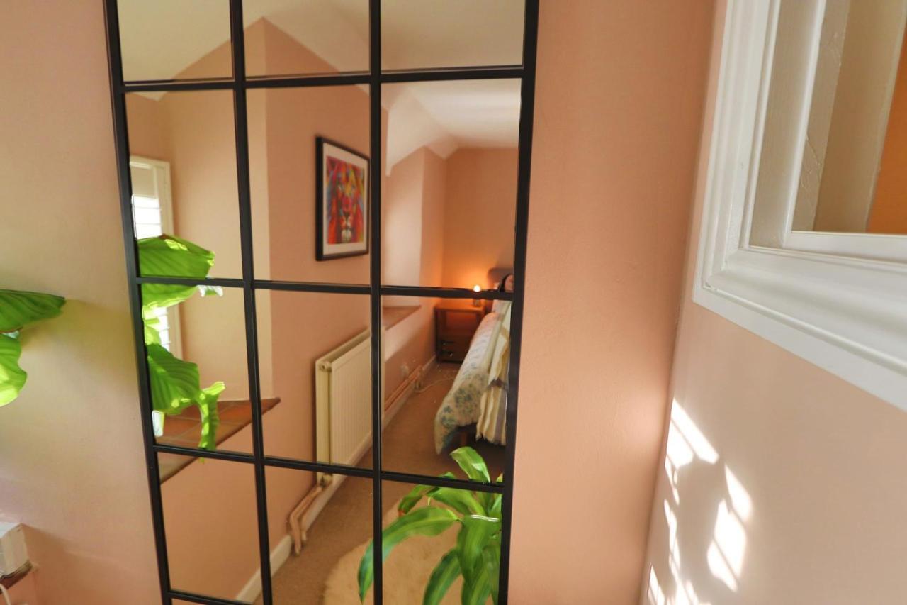 Holiday home Lovely In Fantastic Long Ashton Area