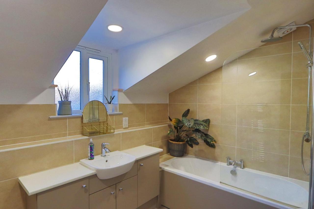 Lovely In Fantastic Long Ashton Area * Bristol