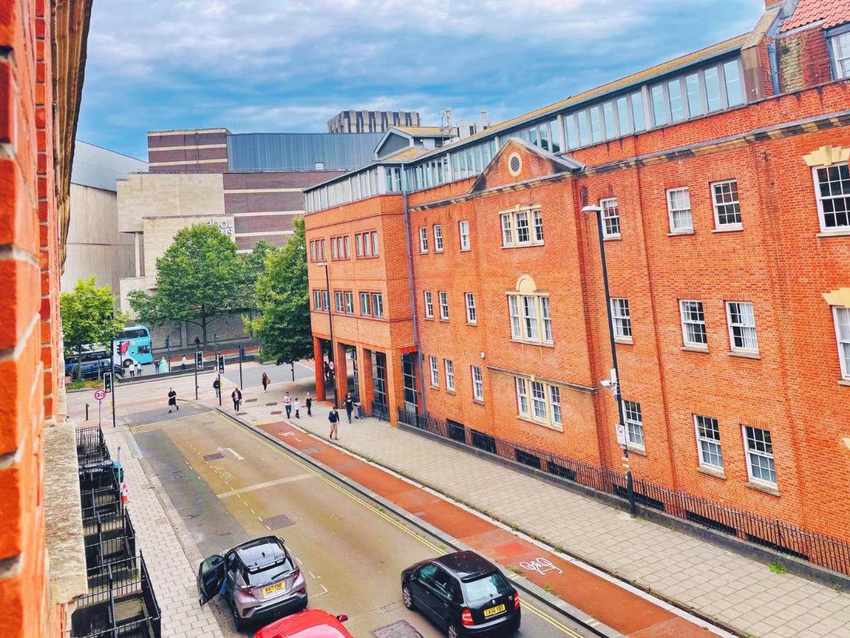 - Cabot Circus * Bristol