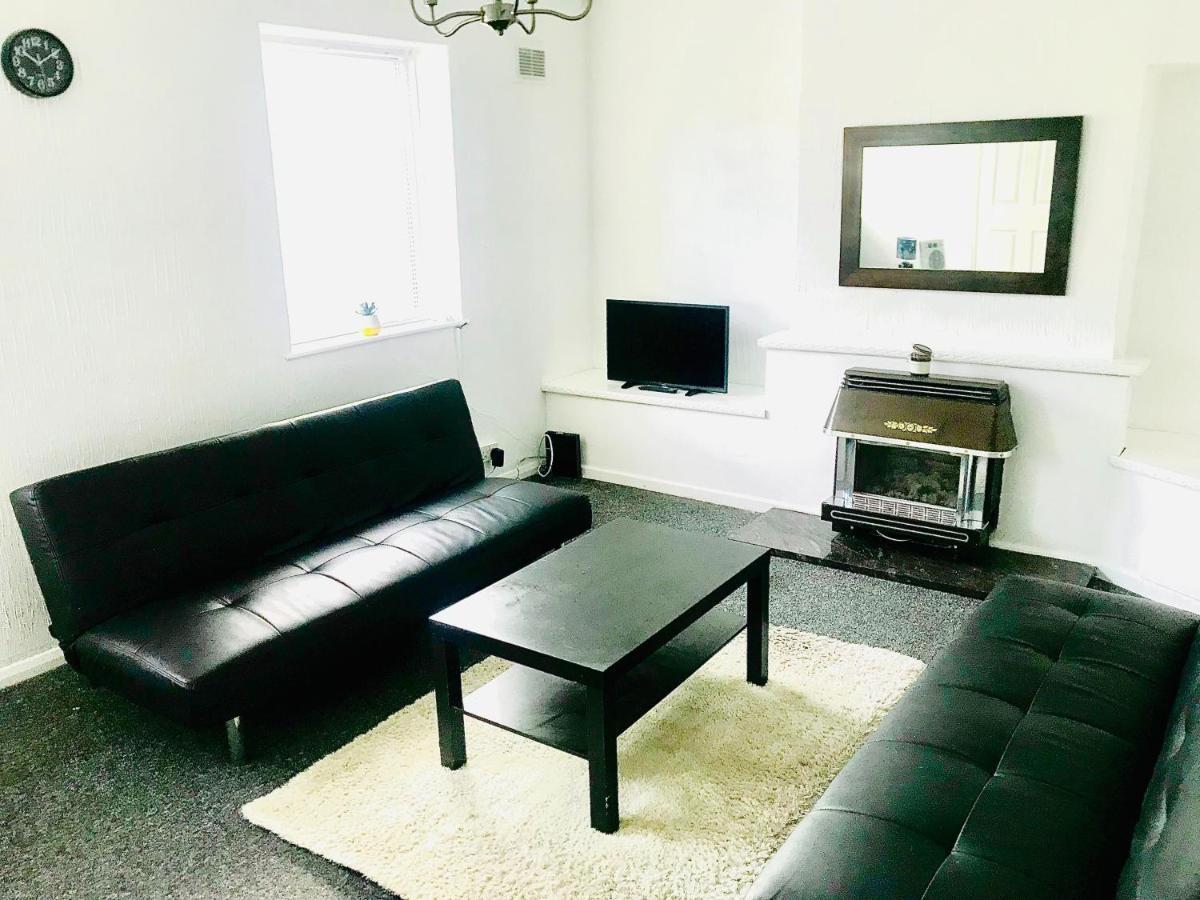 Spacious 4 Bedroom House Bristol