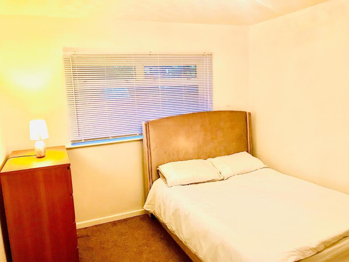 Spacious 4 Bedroom House Holiday home Bristol