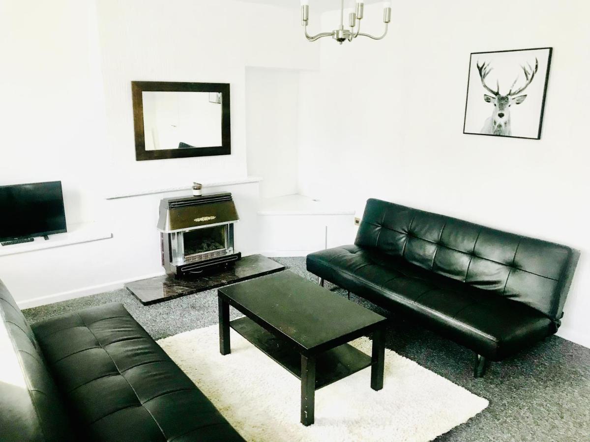 Holiday home Spacious 4 Bedroom House Bristol