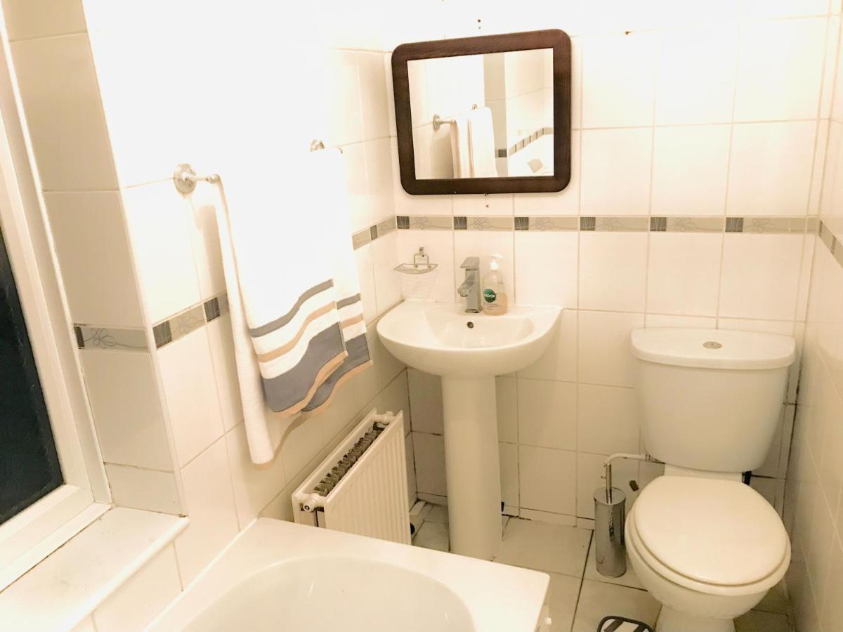 Holiday home Spacious 4 Bedroom House *
