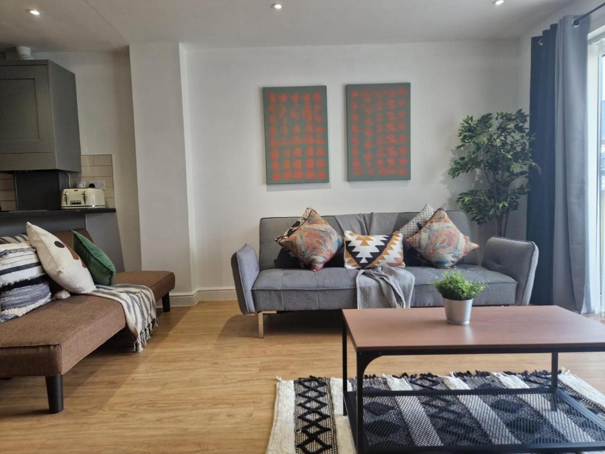 Exquisite - Sleeps 8 - Garden - Parking