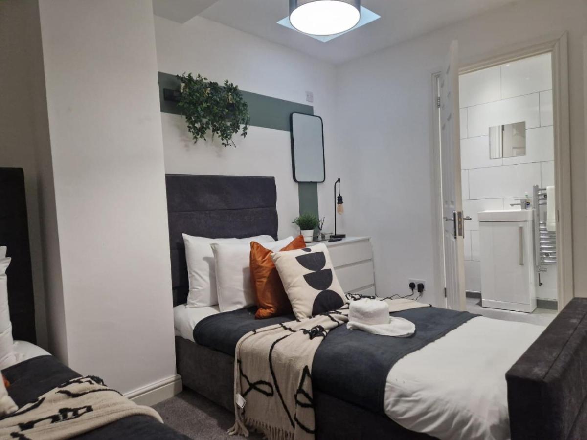 Exquisite - Sleeps 8 - Garden - Parking *