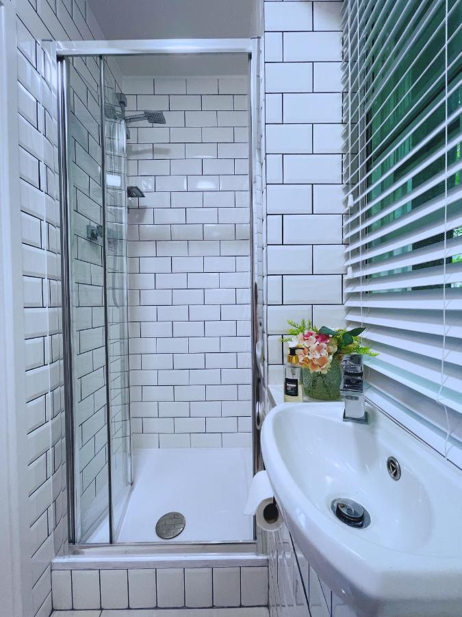 - Harbourside Apartment