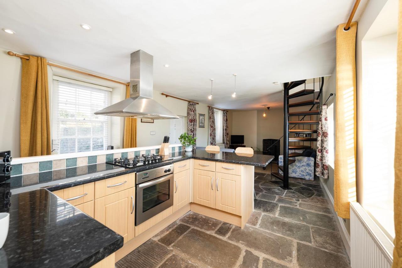 Fabulous 2 Bedroom In Fantastic Clifton - Simply Check In Bristol