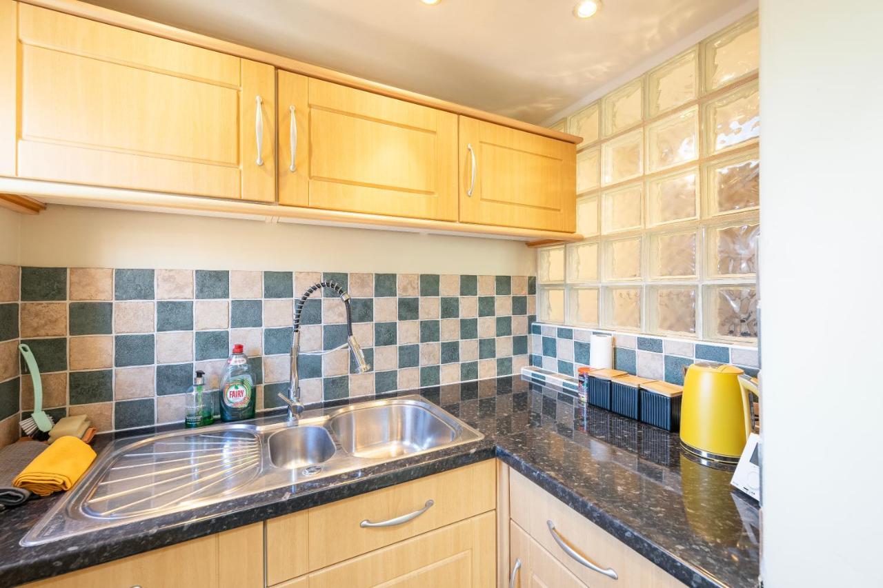 Holiday home Fabulous 2 Bedroom In Fantastic Clifton - Simply Check In *