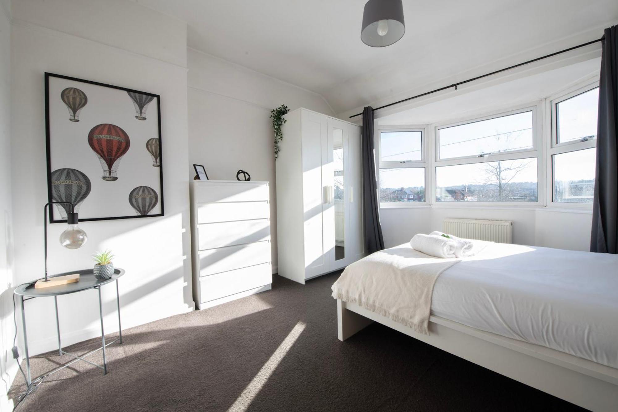 Hampton House - Sleeps 7 - Free Parking And Wifi Holiday home