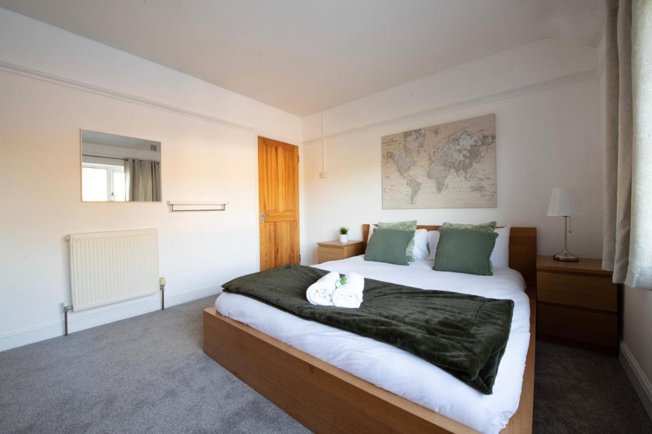 Hampton House - Sleeps 7 - Free Parking And Wifi Holiday home