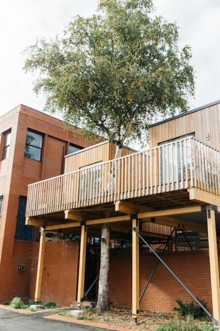 Carmen Eco-pod / Treehouse, Close To Cabot Circus Apartment Bristol