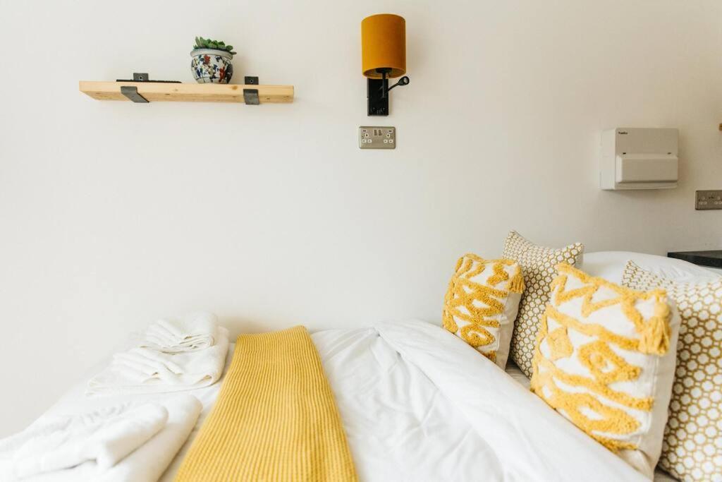 Carmen Eco-pod / Treehouse, Close To Cabot Circus *