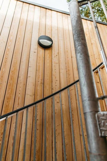 Carmen Eco-pod / Treehouse, Close To Cabot Circus Bristol