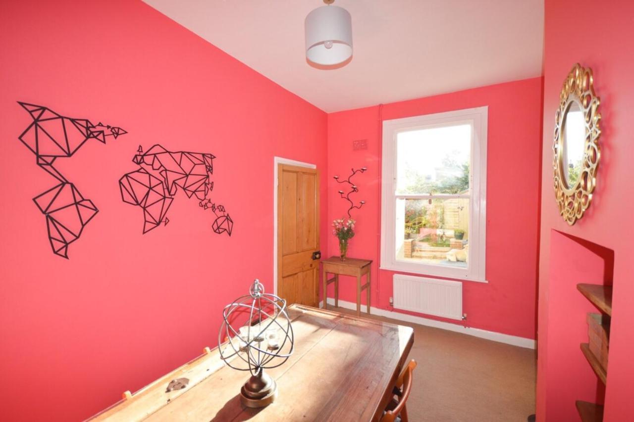 Outstanding 3 Bedroom House In Montpelier Holiday home