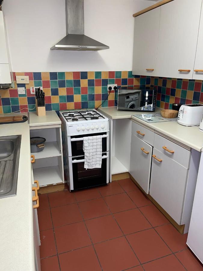 Bradley Stoke Retreat: Refurbished For Extended Group *