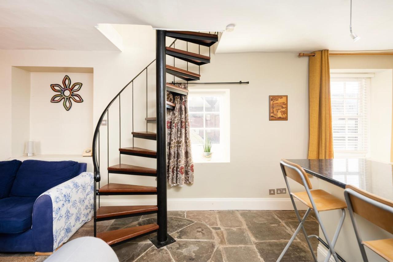 Holiday home Fabulous 2 Bedroom In Fantastic Clifton - Simply Check In *