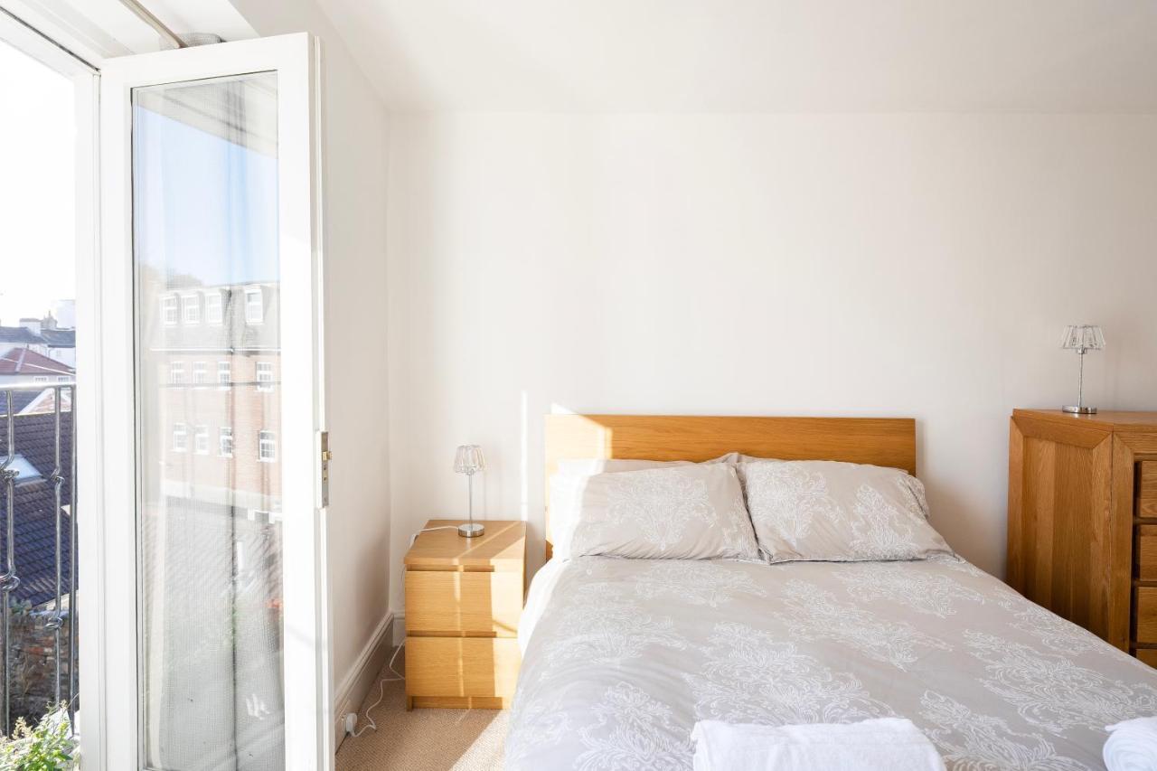 Fabulous 2 Bedroom In Fantastic Clifton - Simply Check In