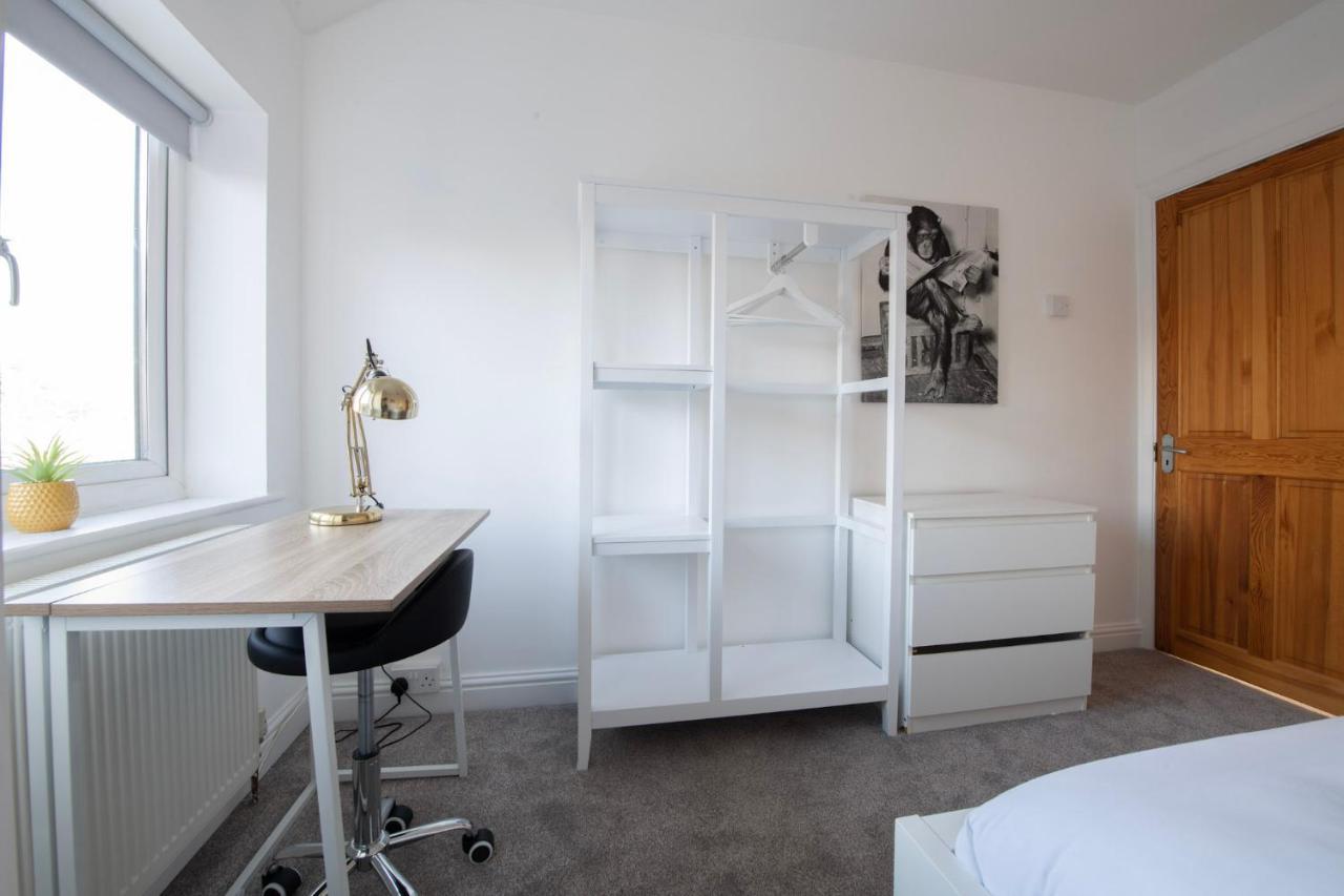 Hampton House - Sleeps 7 - Free Parking And Wifi Holiday home Bristol