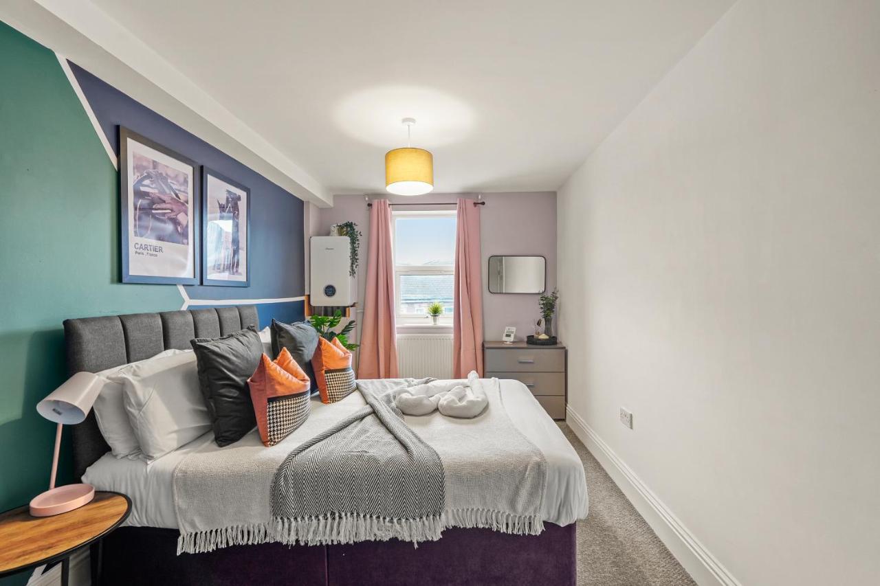 Apartment Duplex Penthouse - Private Rooftop - Sleeps 6 *