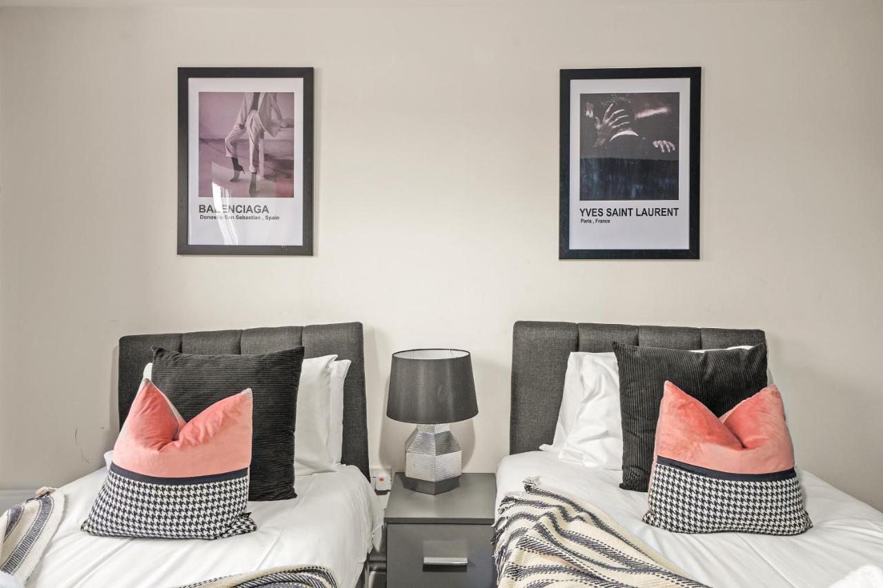 Apartment Duplex Penthouse - Private Rooftop - Sleeps 6 *