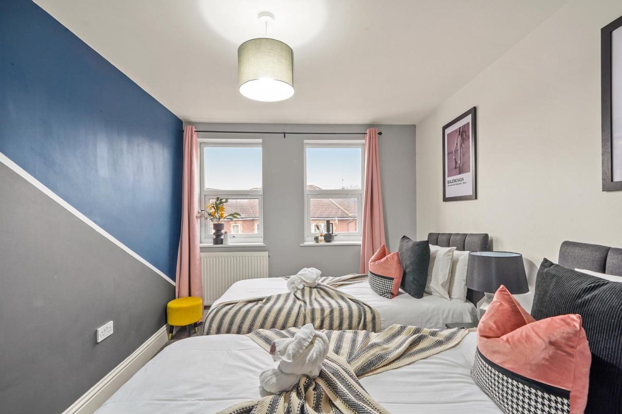 Duplex Penthouse - Private Rooftop - Sleeps 6 Apartment Bristol