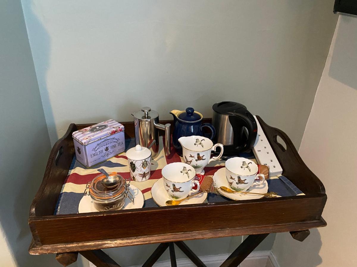 Clifton Georgian Townhouse, Downstairs Ensuite & Light Plant Based Breakfast Apartment *