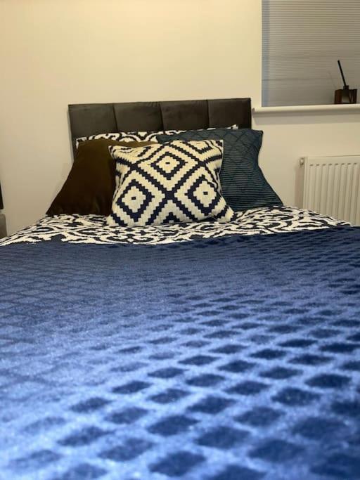 Apartment City Escape! Fishponds Apartment, Bristol, Sleeps Up To 4 Guests