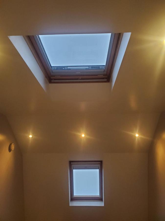 Large Kingsize Ensuite In Kingswood, Bristol, Bs15 Homestay