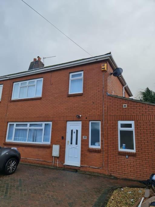 Apartment Jah Bristol: Spacious 5-bed With Free Parking For Extended *