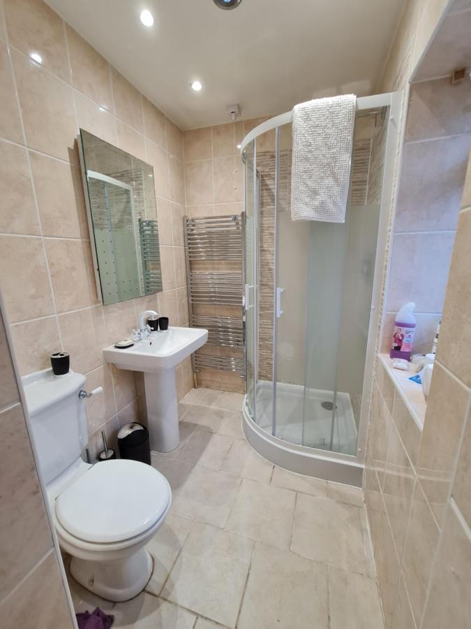 Apartment Jah Bristol: Spacious 5-bed With Free Parking For Extended *