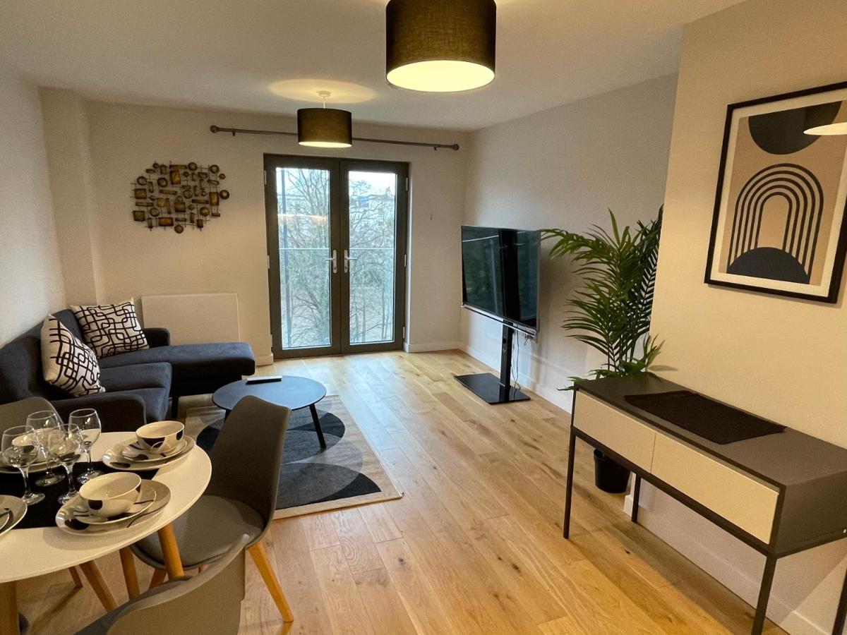 Stunning 2-bed In With Parking * Bristol