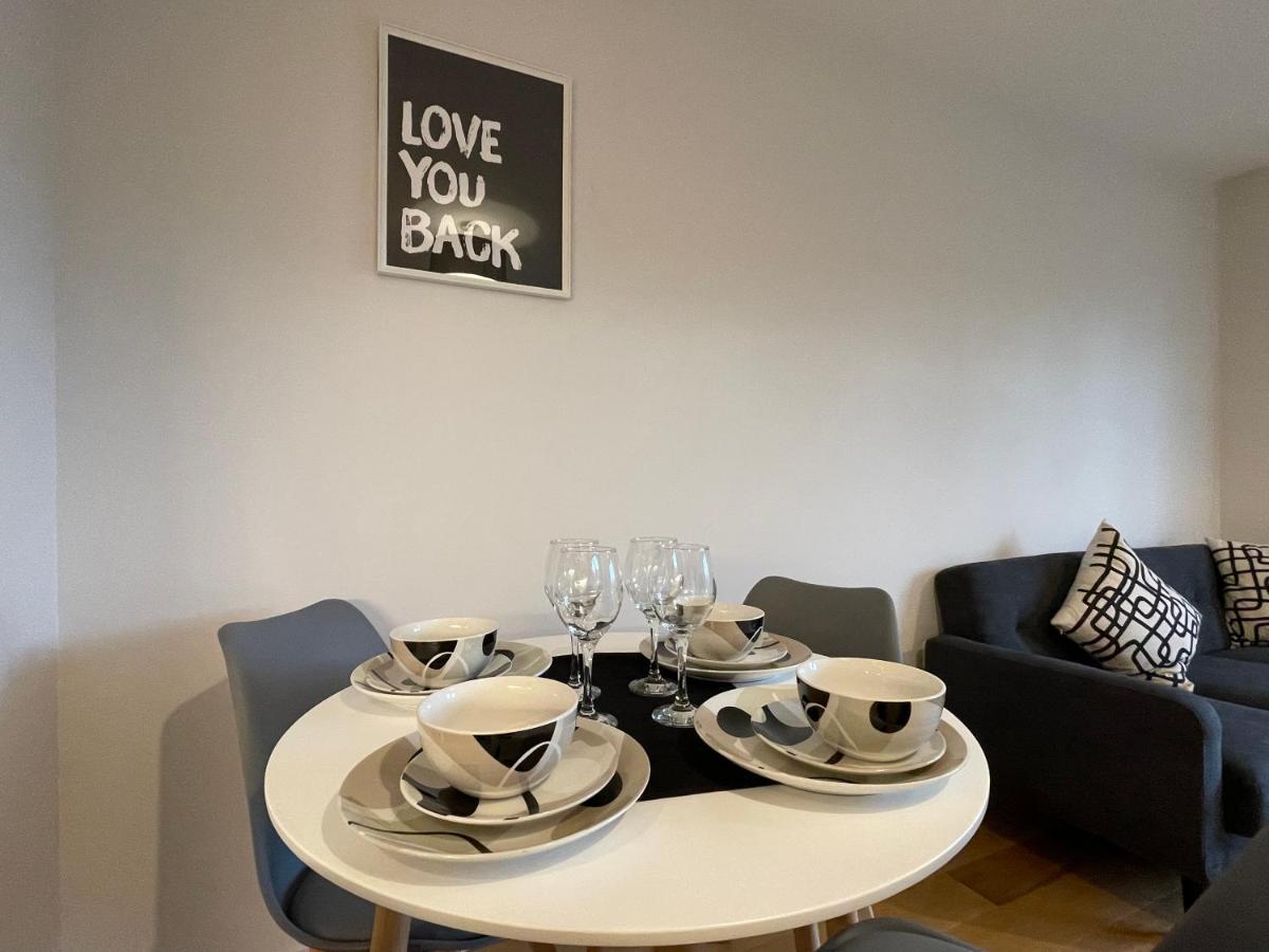 Stunning 2-bed In With Parking