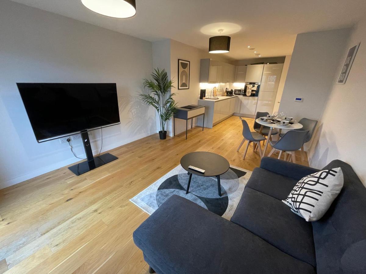 Apartment Stunning 2-bed In With Parking