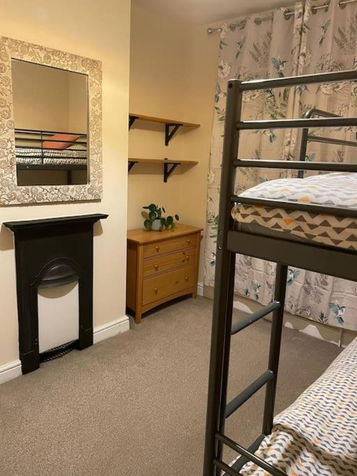 Gloucester Rd 2 Mins Away - Fab, New, Trendy House Holiday home Bristol
