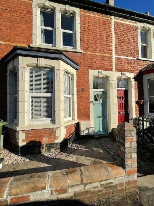 Gloucester Rd 2 Mins Away - Fab, New, Trendy House Bristol