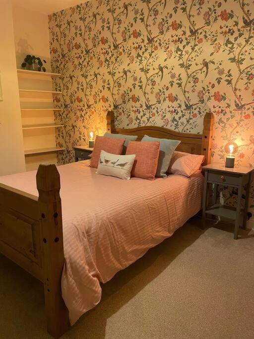 Holiday home Gloucester Rd 2 Mins Away - Fab, New, Trendy House Bristol