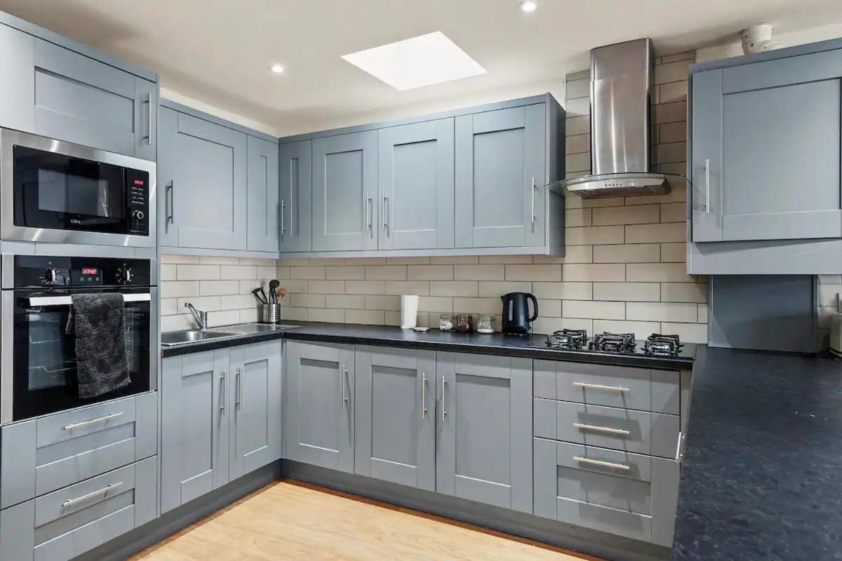 Modern Apartment - Sleeps 8 Apartment
