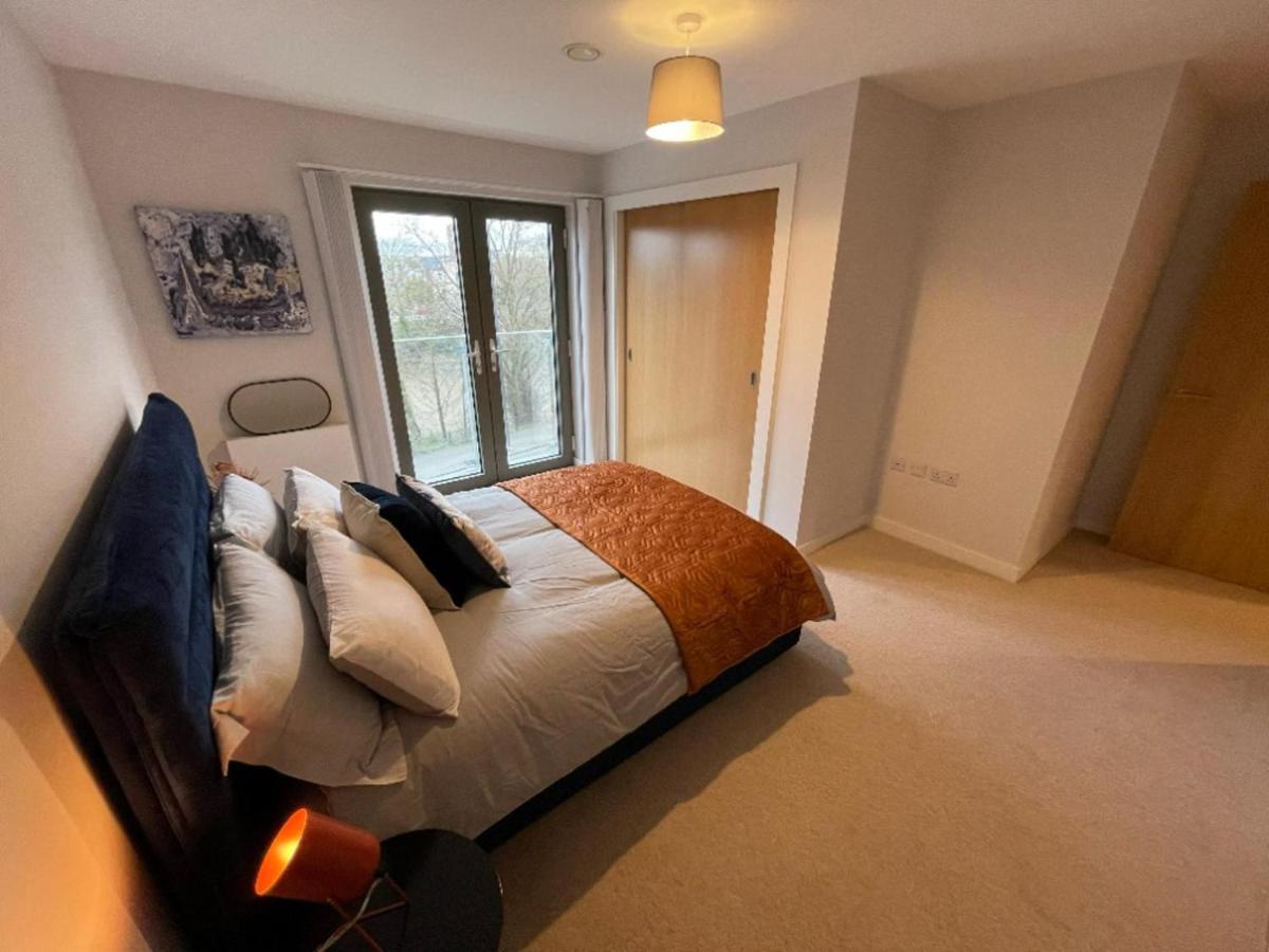 Stunning 2-bed In With Parking Apartment Bristol