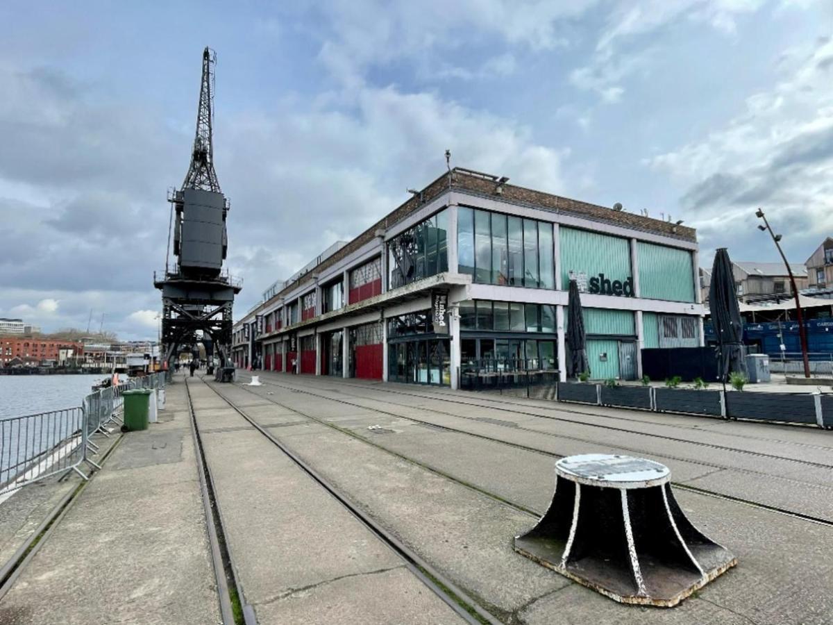 Stunning 2-bed In With Parking