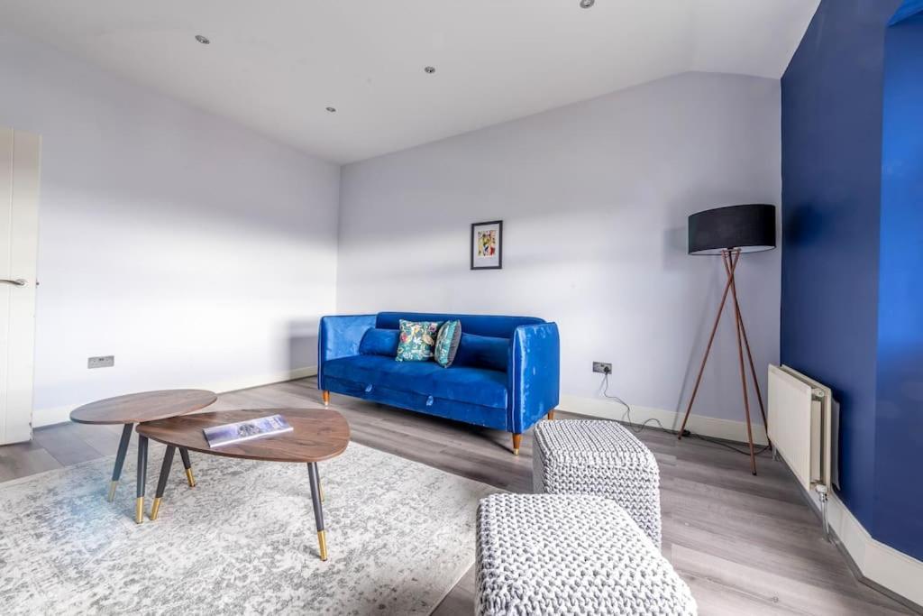 Modern Cotham House #2 By Prescott Apartment *