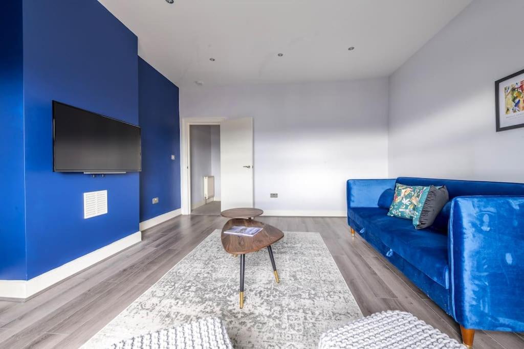 Modern Cotham House #2 By Prescott Apartment *