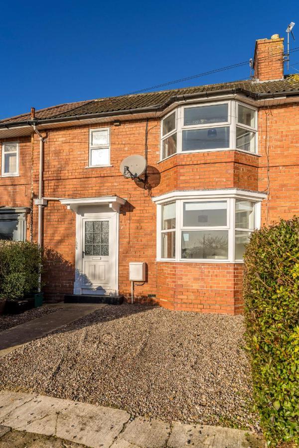 Hampton House - Sleeps 7 - Free Parking And Wifi Holiday home