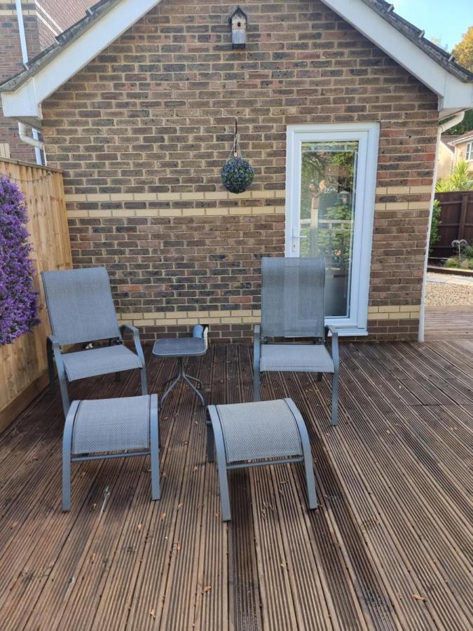 Apartment Modern Immaculate With Ac & Parking, Outside The Caz *