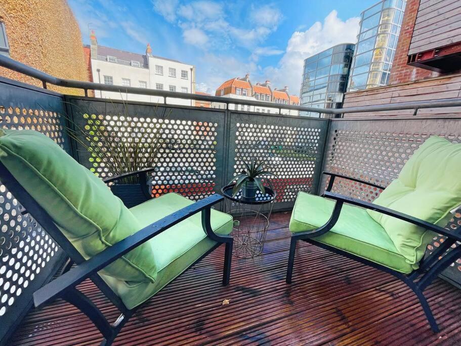 - 1 Bed - Pembroke Court Apartment *