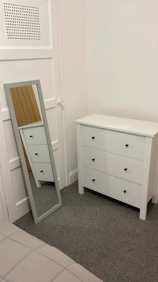 Small In Horfield 3 Guest house *