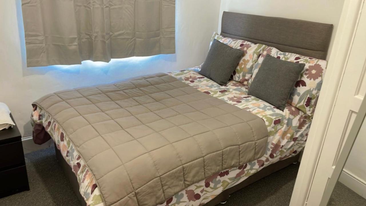 Guest house Small In Horfield 3 *