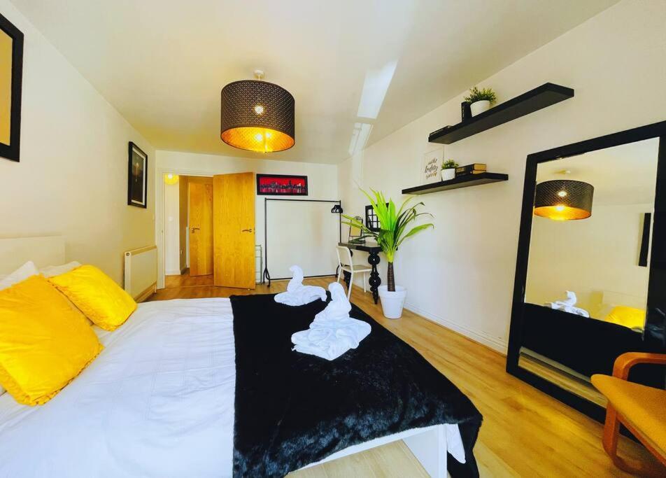 - 1 Bed - Pembroke Court