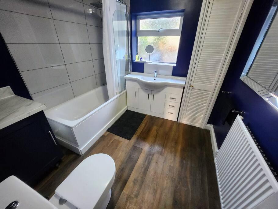House Near Restaurants, Park And Pubs, Perfect For Pets! Holiday home *