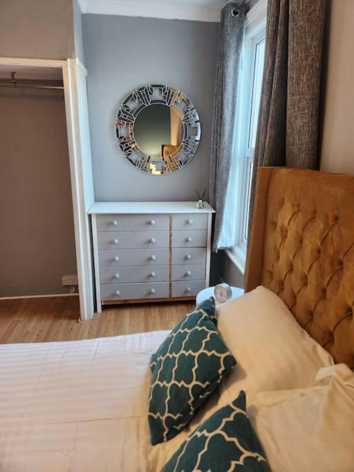 House Near Restaurants, Park And Pubs, Perfect For Pets! * Bristol
