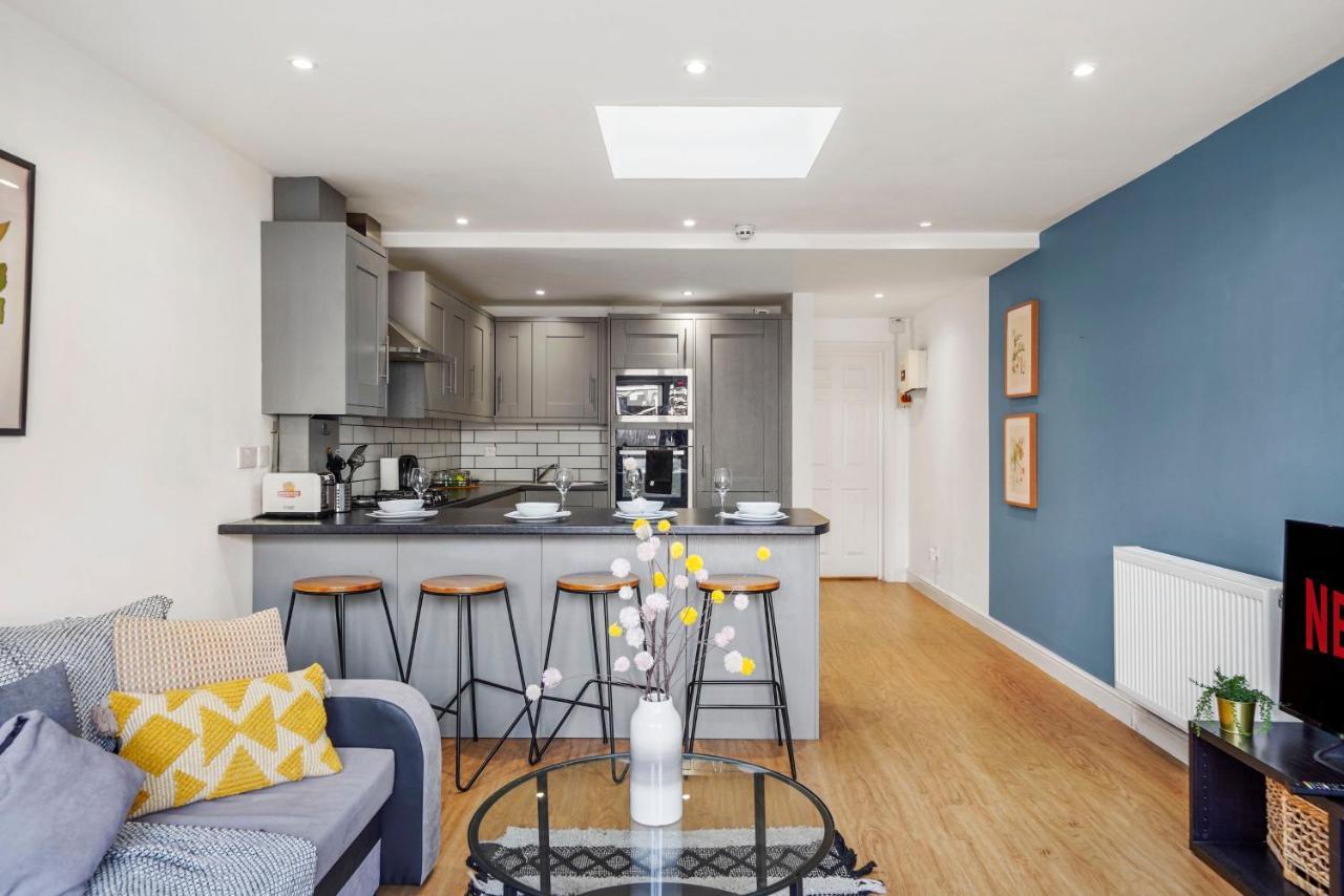Boutique Abode - Sleeps 6-parking &garden Apartment